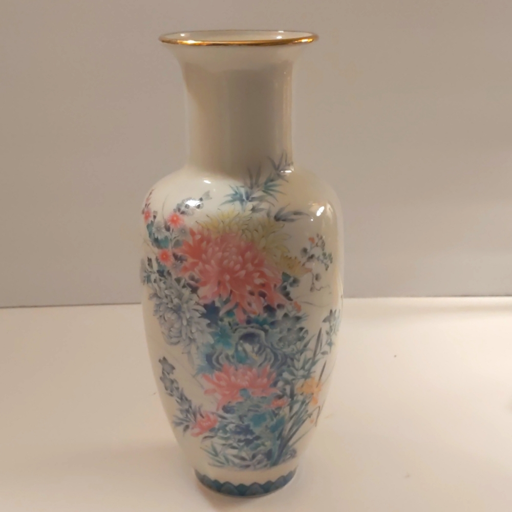 Shibata Japanese Porcelain Gold Rimmed Floral Vase 12"